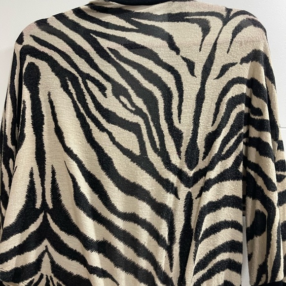 Cover up very soft fabric S/M in very good condition used it once - Picture 2 of 5